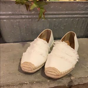 💕Brand new with tag cream slip on shoes size 7.5.